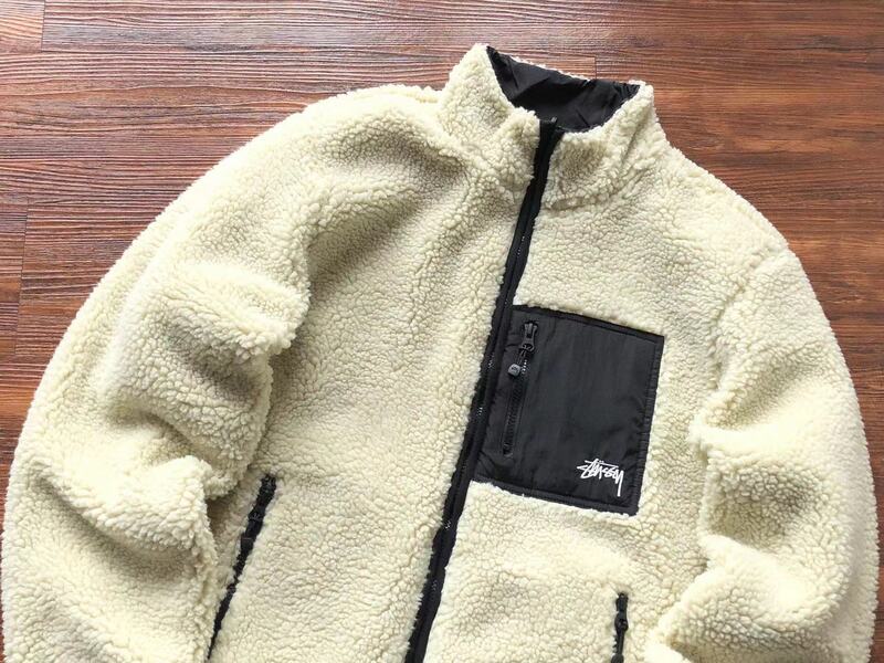 Jaqueta Stussy 8 Ball Sherpa Dupla Face