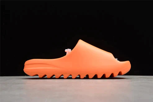 Tênis Adidas Yeezy Slide "Enflame Orange"