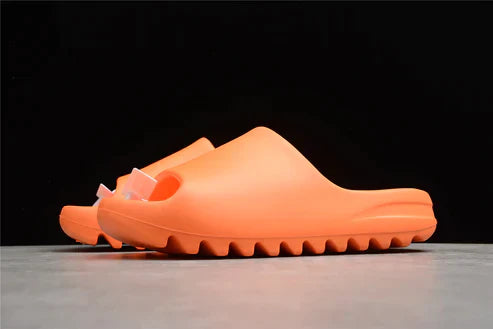 Tênis Adidas Yeezy Slide "Enflame Orange"