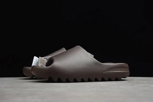 Tênis Adidas Yeezy Slide "Sloot"