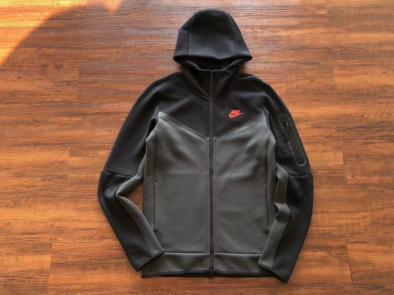 Conjunto Nike Tech Fleece Cinza escuro / Preto / Laranja