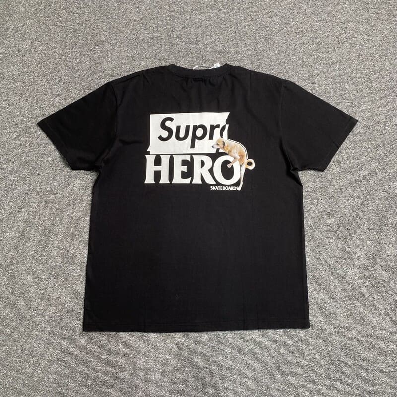 Camiseta Supreme ANTIHERO Dog