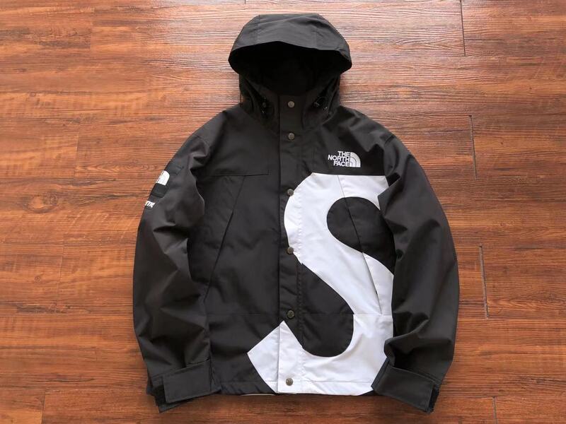 Jaqueta Supreme x The North Face S Logo