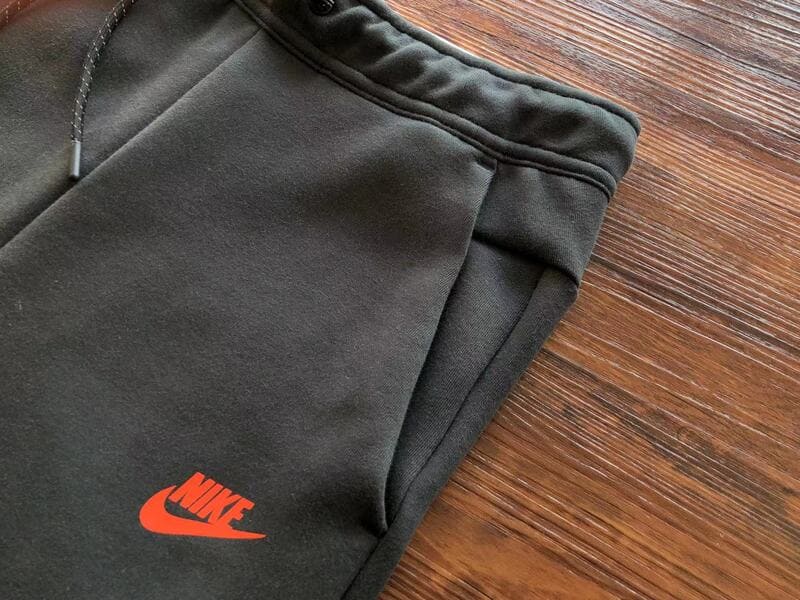 Conjunto Nike Tech Fleece Cinza escuro / Preto / Laranja