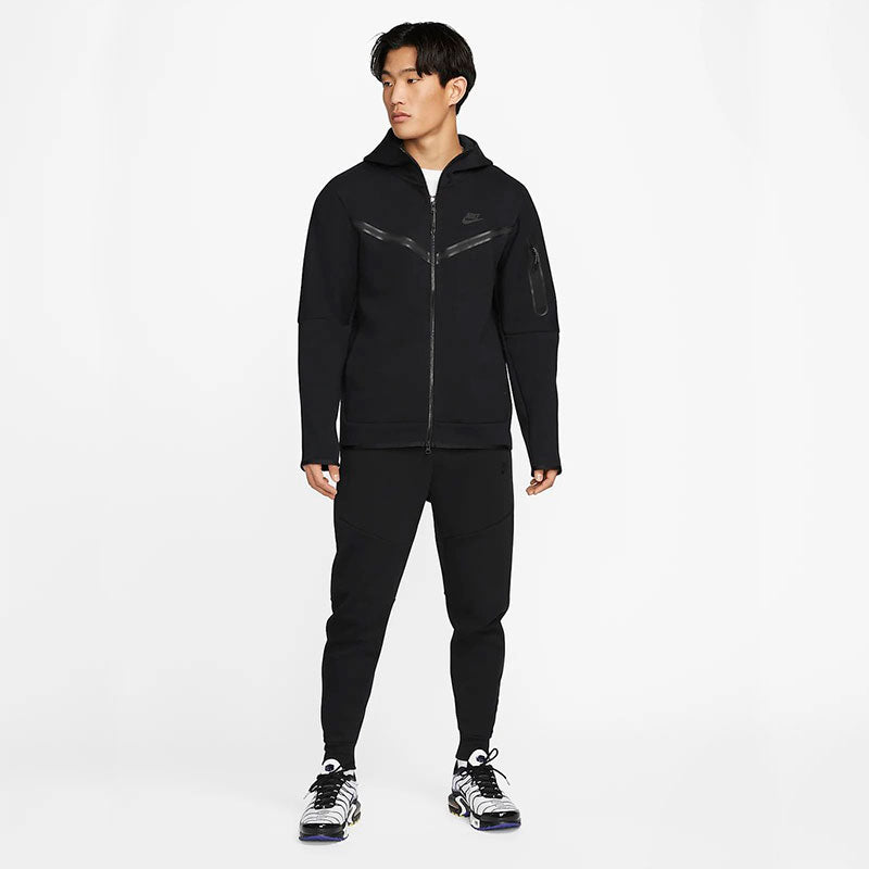 Conjunto Nike Tech Fleece Preto